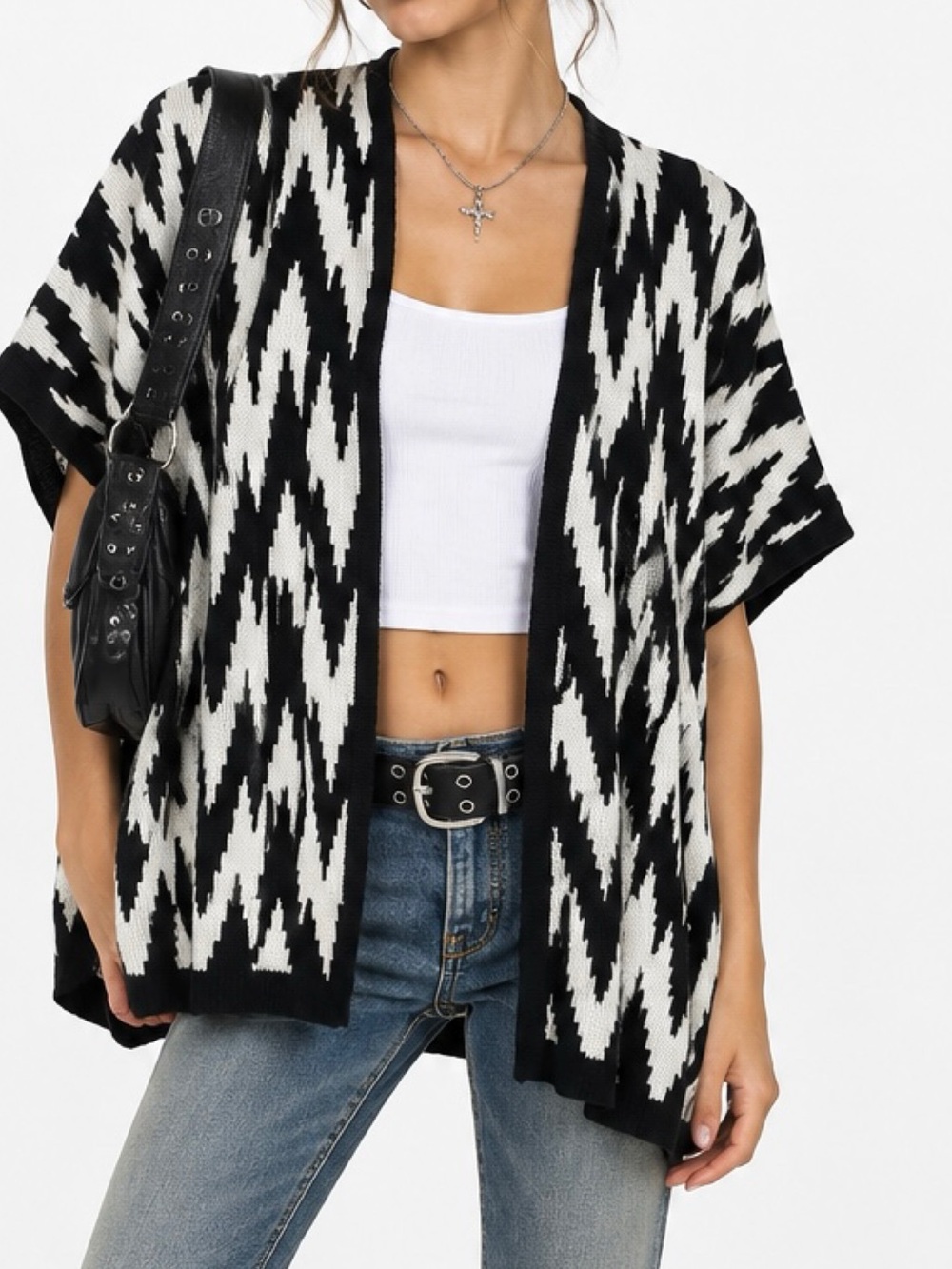 Alice & Olivia 100% wool Black/ White Zigzag poncho Cardigan EUC